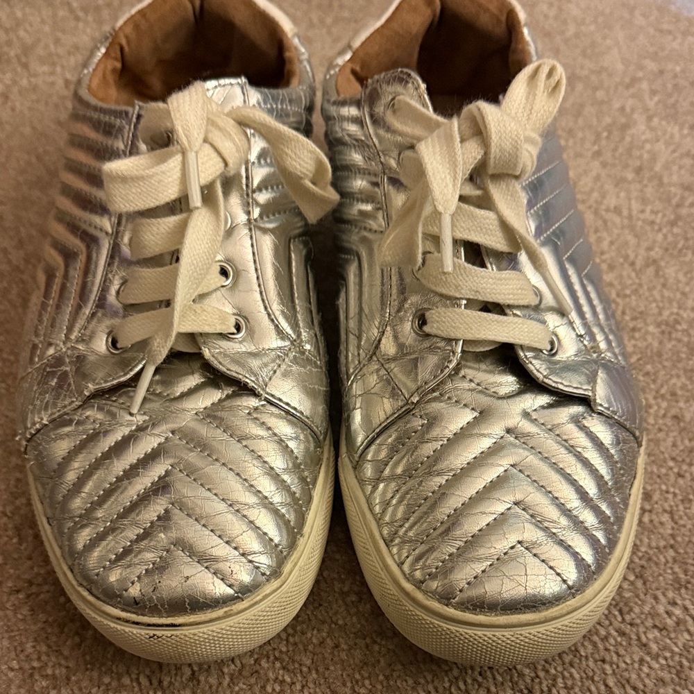 Donald J. Pliner Metallic SilverSneakers